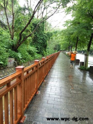 塘朗山公园木塑护栏