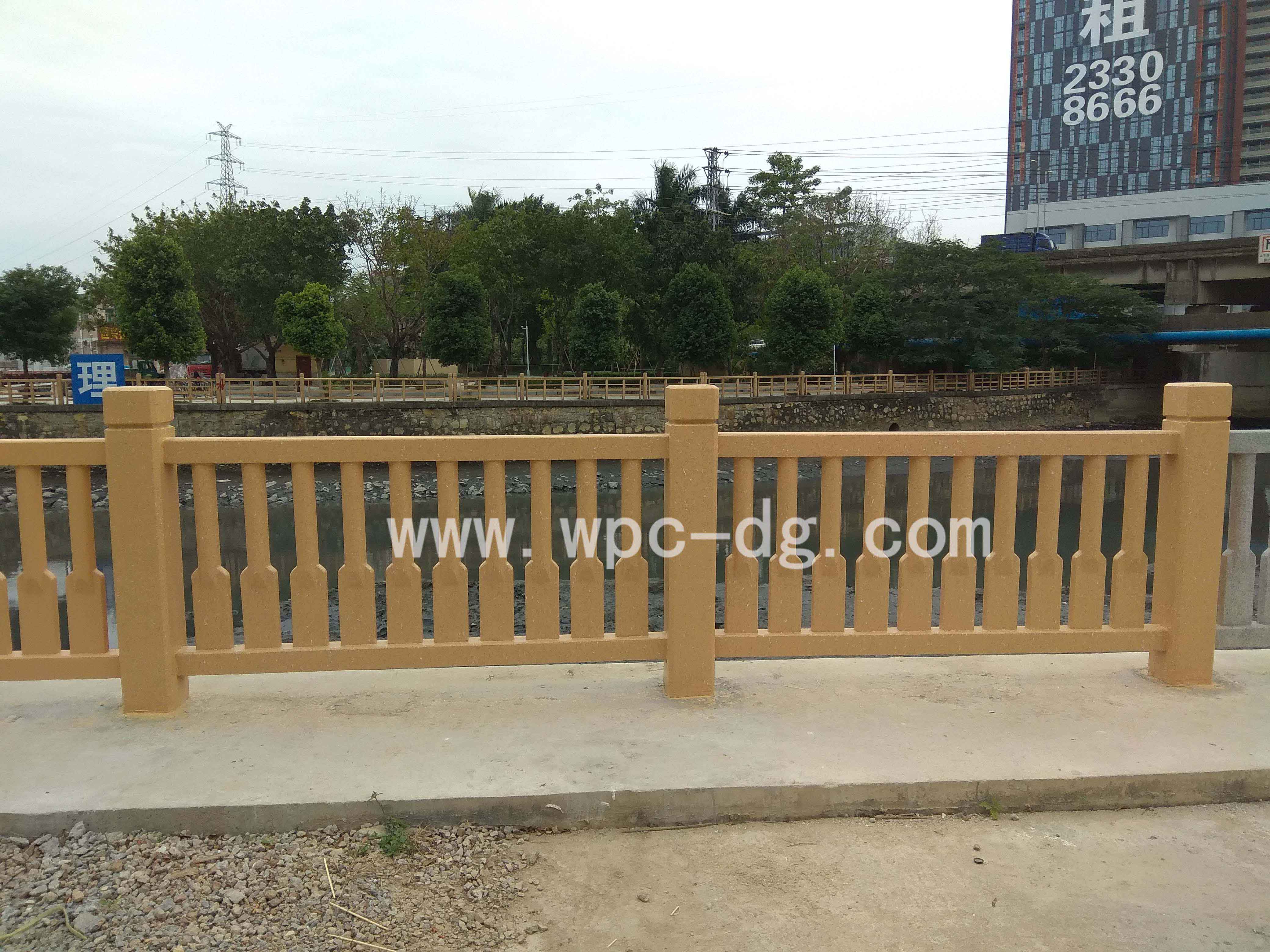 深圳市茅洲河仿木与仿石栏杆